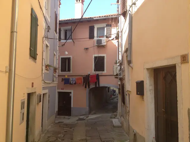 Izola